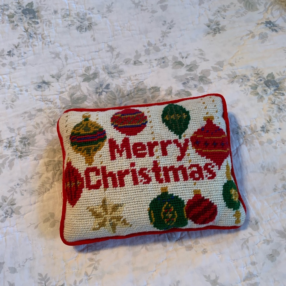 Christmas pillow needlepoint
